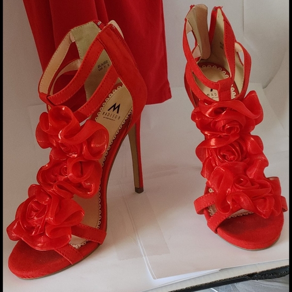 Shirt by Fashion Magazine shoes by Madison - Picture 7 of 11